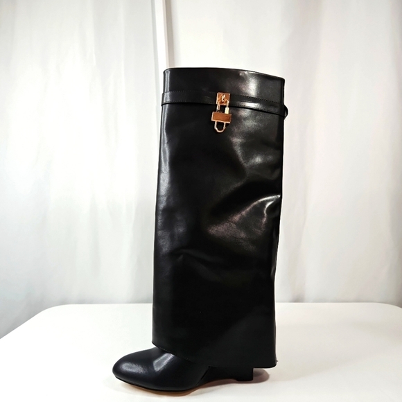 Eleven22 Black Faux Leather Boots Size 8 NIB! - Picture 5 of 8